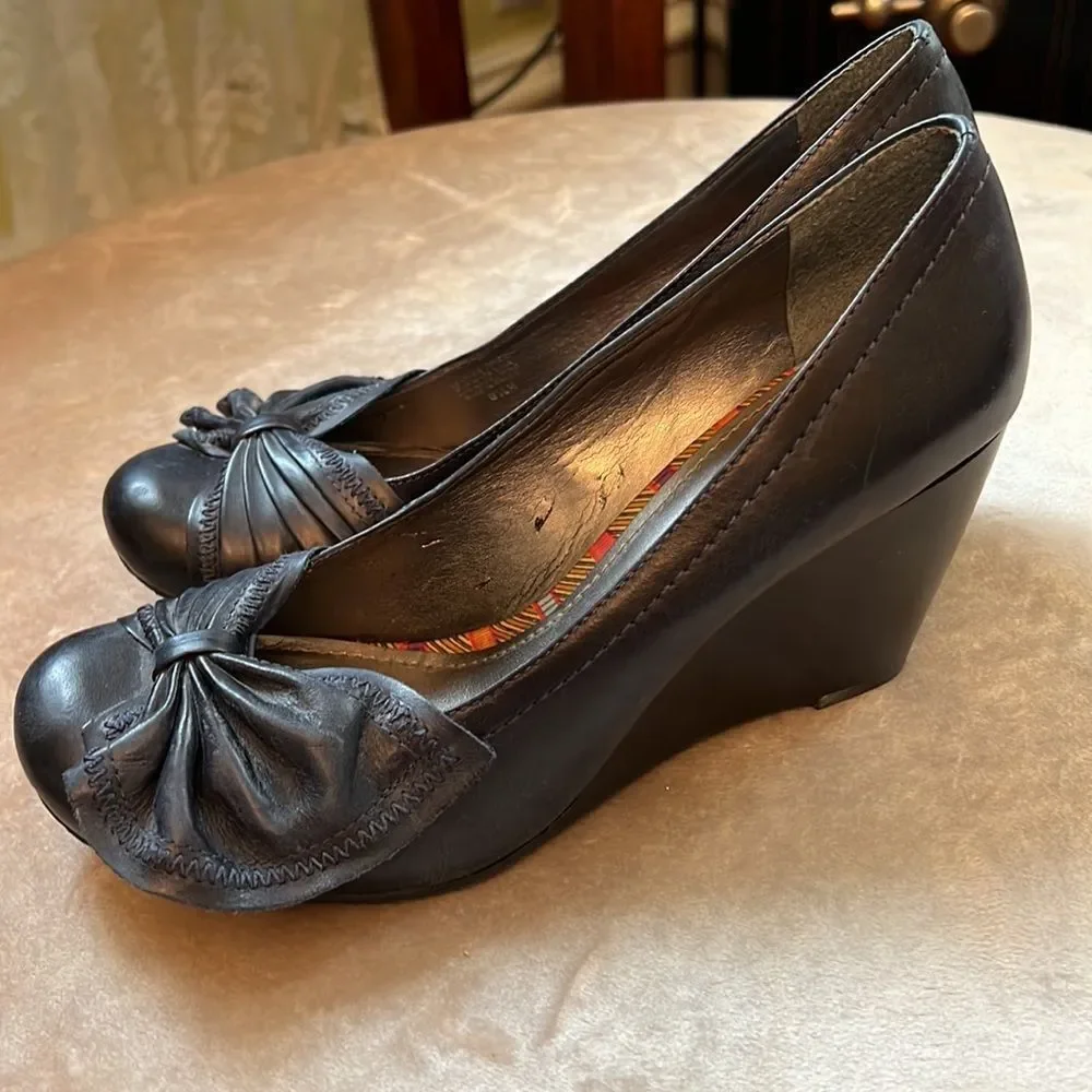 *Office Siren 💃* Gianni Bini Sz 8.5 Navy Blue Leather Big Bow Toe Wedge Heels